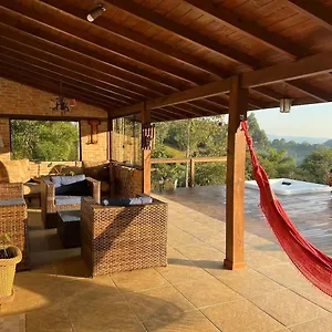 Casa de Férias Quinta Da Serra - Onde O Charme Se Mistura Com A Natureza, Rancho Queimado